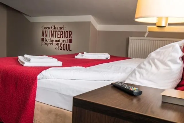 Comm Hotel Poznań Airport 3*,  Polska